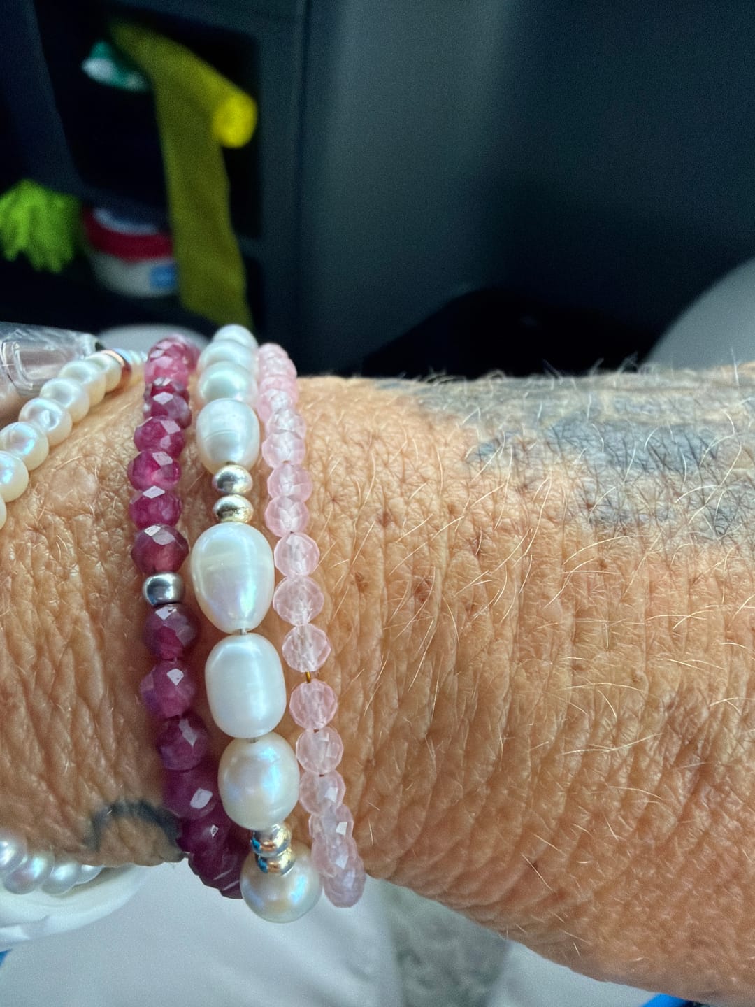 Customer photo review of Rubin Armband - Perlen