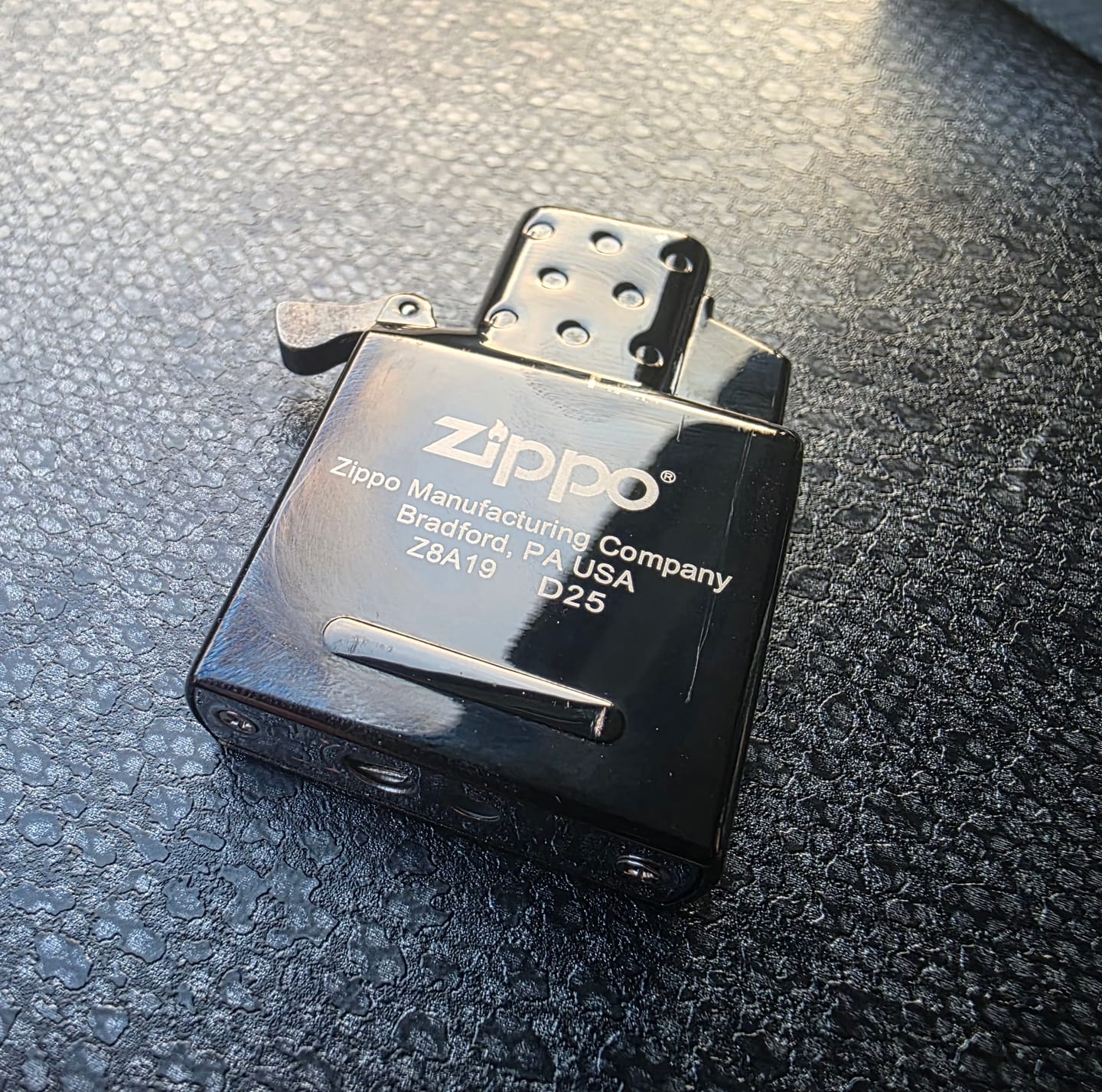 Customer photo review of Zippo Gaseinsatz Single Flame Black