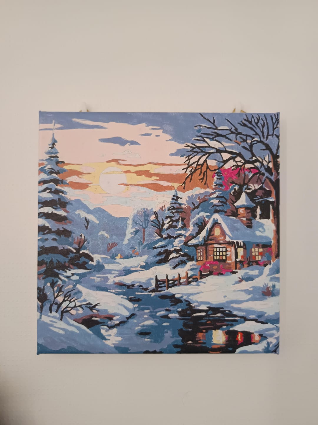 Customer photo review of Mini Peinture par Numéros 20x20cm avec cadre Jolie Chaumière sous la Neige