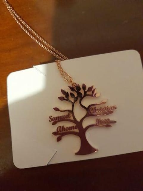 Customer photo review of Personoitu sukupuu-kaulakoru