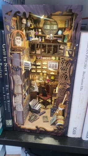 Customer photo review of Book Nook - Le Pharmacien Magique