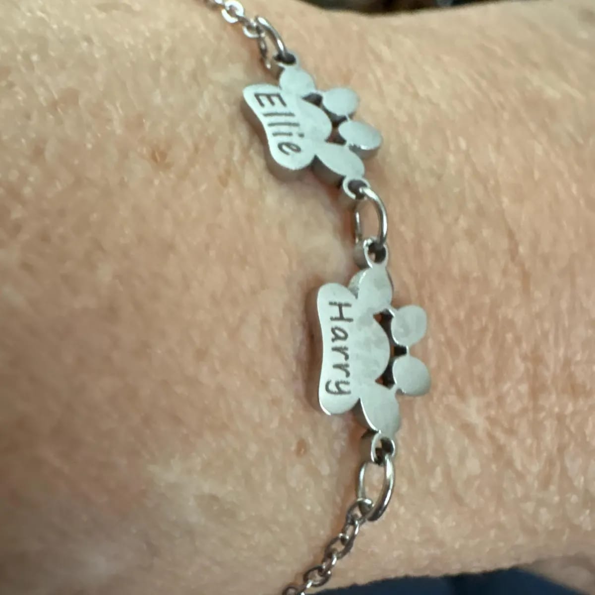 Customer photo review of Pulsera Personalizada con Huella y Nombre