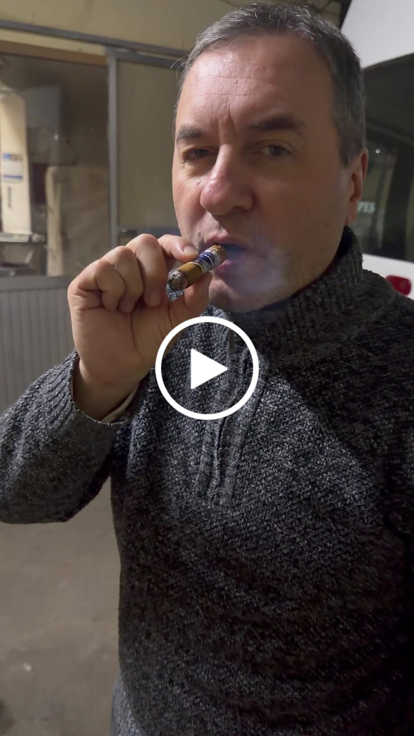 Customer video review of Petit Robusto x3 U/N