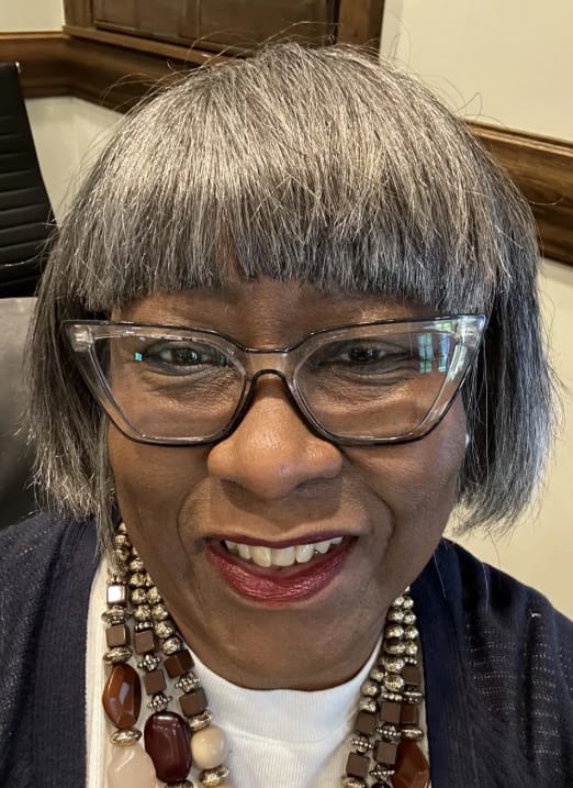 Customer photo review of Luvwin Salt And Pepper Full Machine Made Bang Wig With Small Lace
