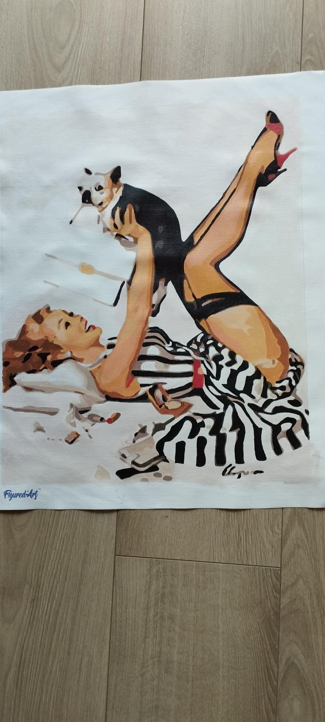 Customer photo review of Pin-up en robe et son chien