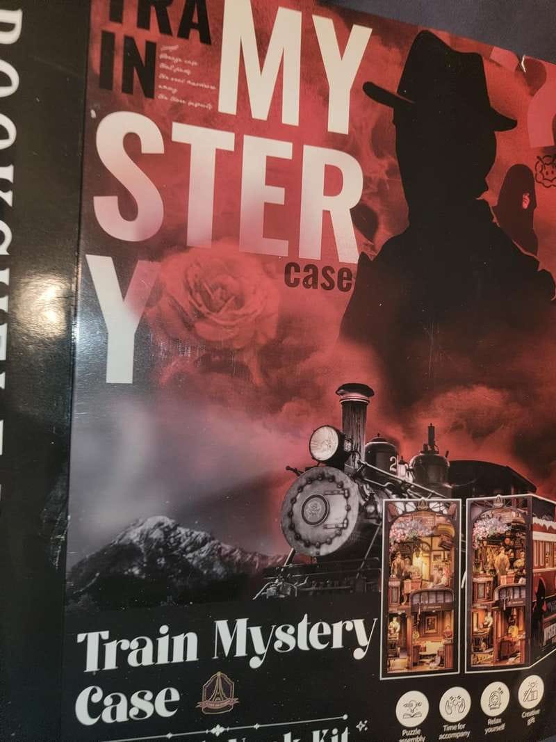 Customer photo review of Book Nook - Mystère dans le Train