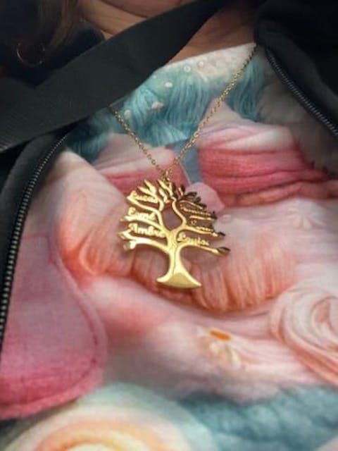 Customer photo review of Personalisert slektstre-halskjede