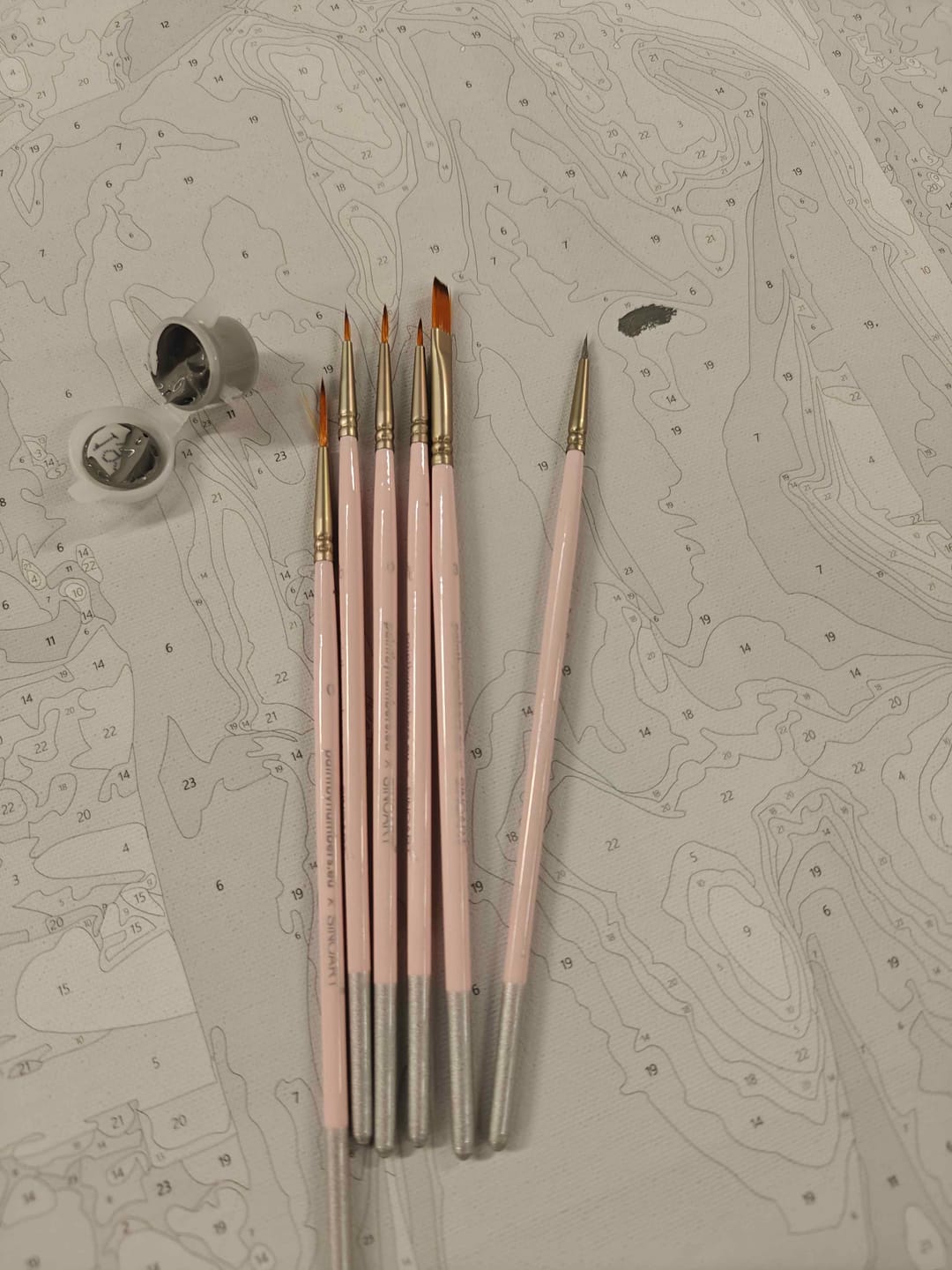 Customer photo review of Paint by Numbers × SINOART sivellinsetti numeromaalaukseen (7 kpl)