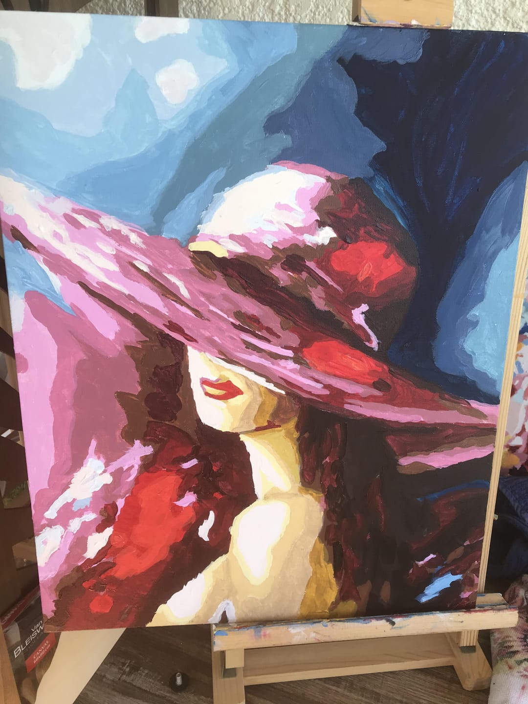 Customer photo review of Femme séduisante au chapeau