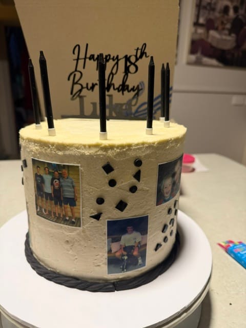 Customer photo review of A4 Rectangle Custom Edible Icing Image