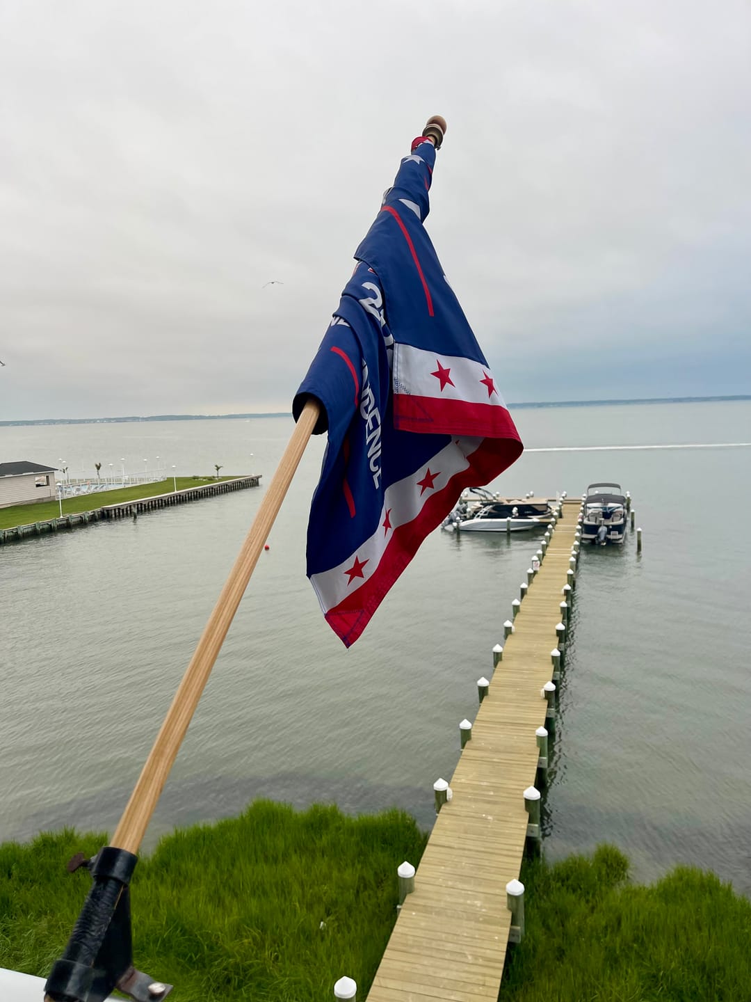 Customer photo review of Non-Tangle Flagpole Spinners