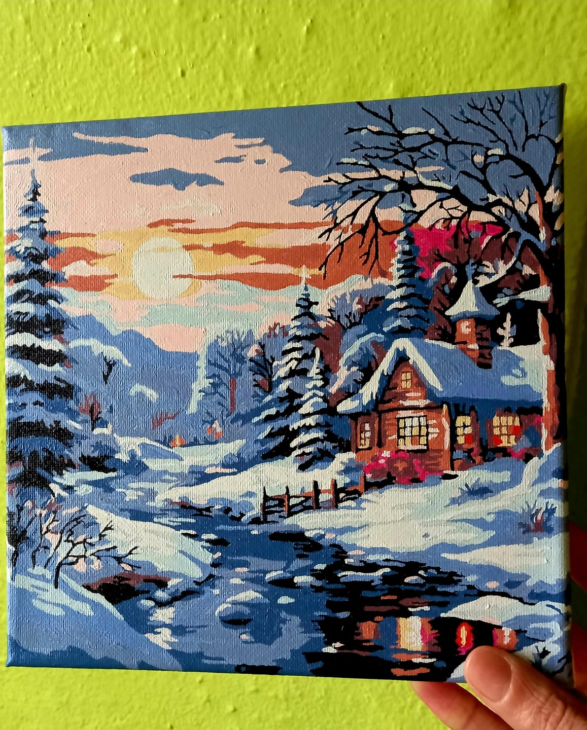 Customer photo review of Mini Peinture par Numéros 20x20cm avec cadre Jolie Chaumière sous la Neige