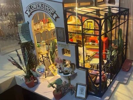 Customer photo review of Maison miniature La boutique de fleurs d'Emily