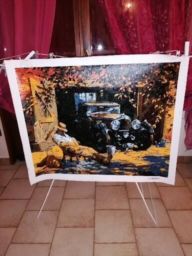 Customer photo review of Homme se reposant près de sa Voiture