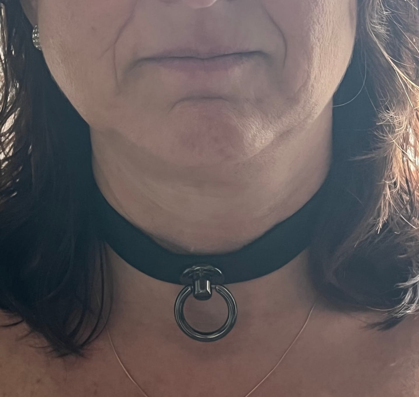 Customer photo review of SiaLinda: Halsband Elchleder aus Finnland, schwarz, pur oder mit O-Ring nach Wahl