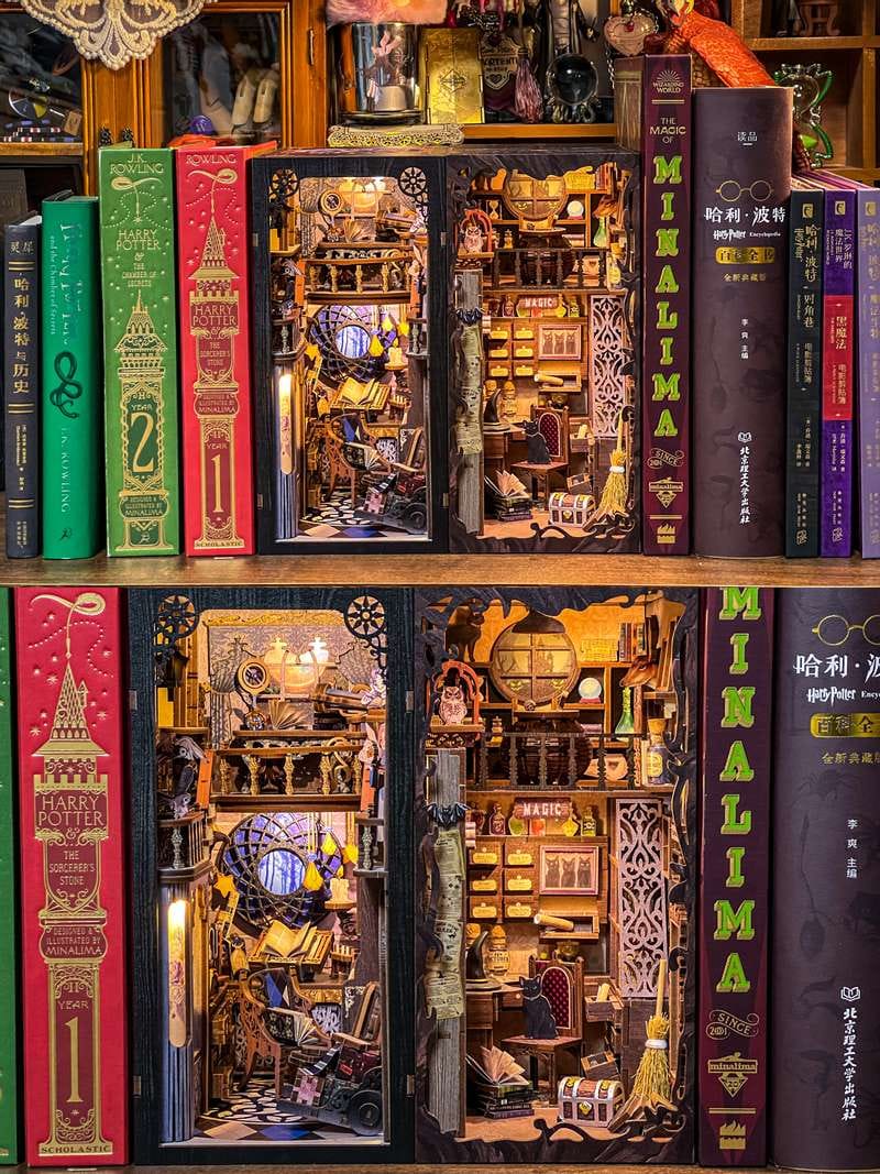 Customer photo review of Book Nook - La Salle Commune de la Nébuleuse