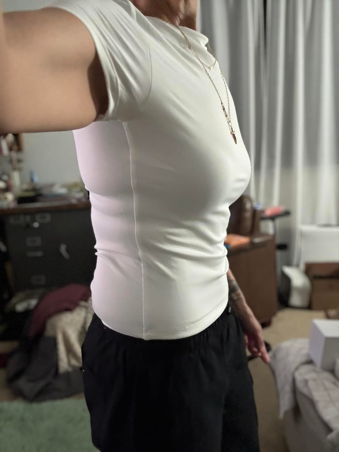 Customer photo review of Silix ShapeFlow Crew Neck Tee | Built for Movement and Designed for Comfort