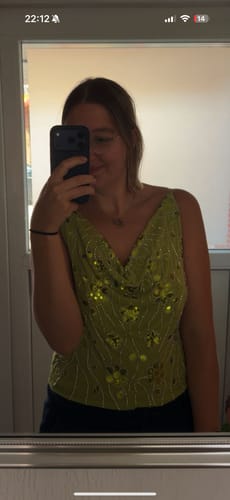 Customer photo review of Blumenmuster Top mit Pailletten