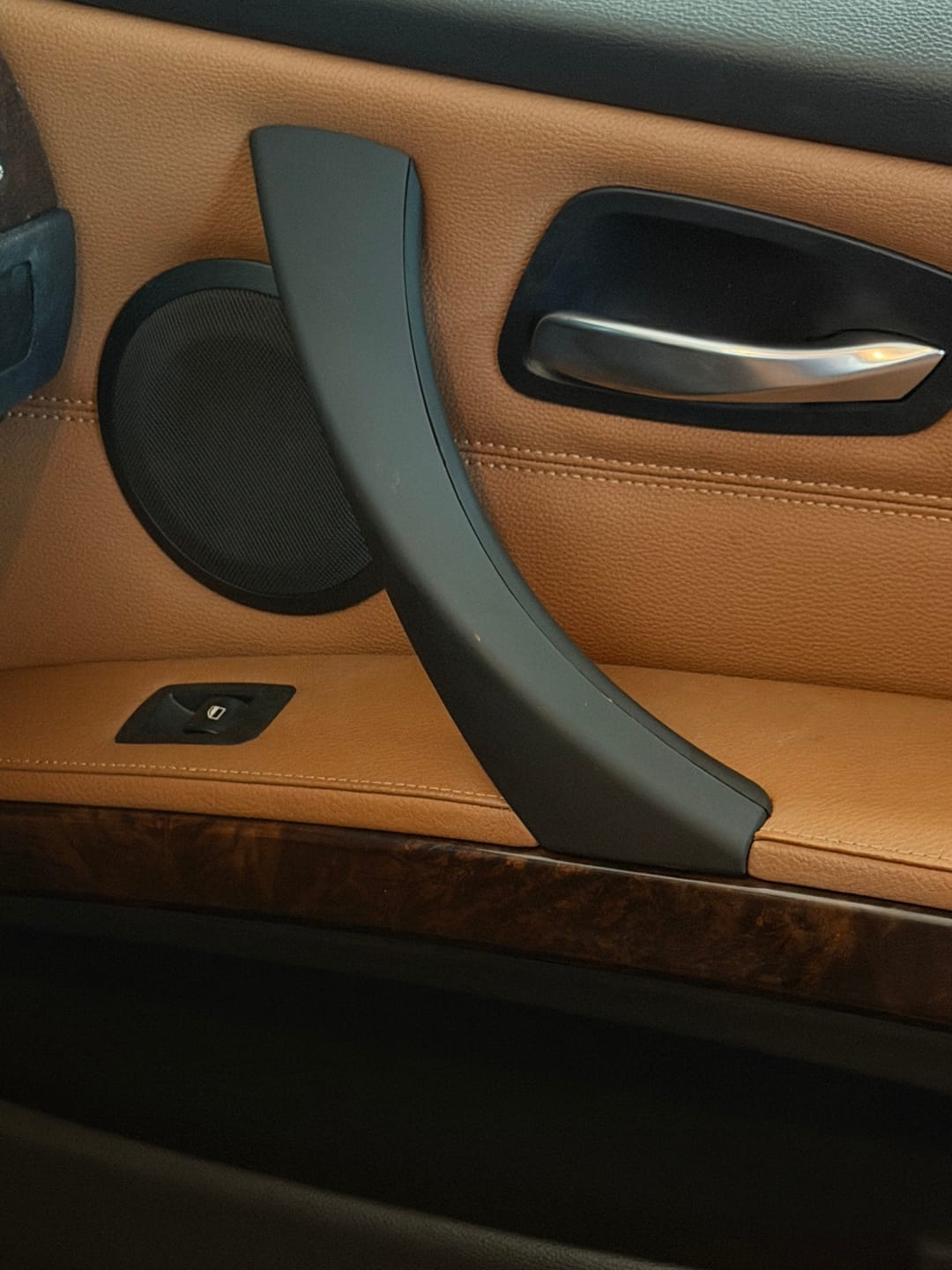 Customer photo review of BMW 3 Series 2006–2013 E90 E91 E92 E93 Front Passenger Sticky Door Handle Cover Kit
