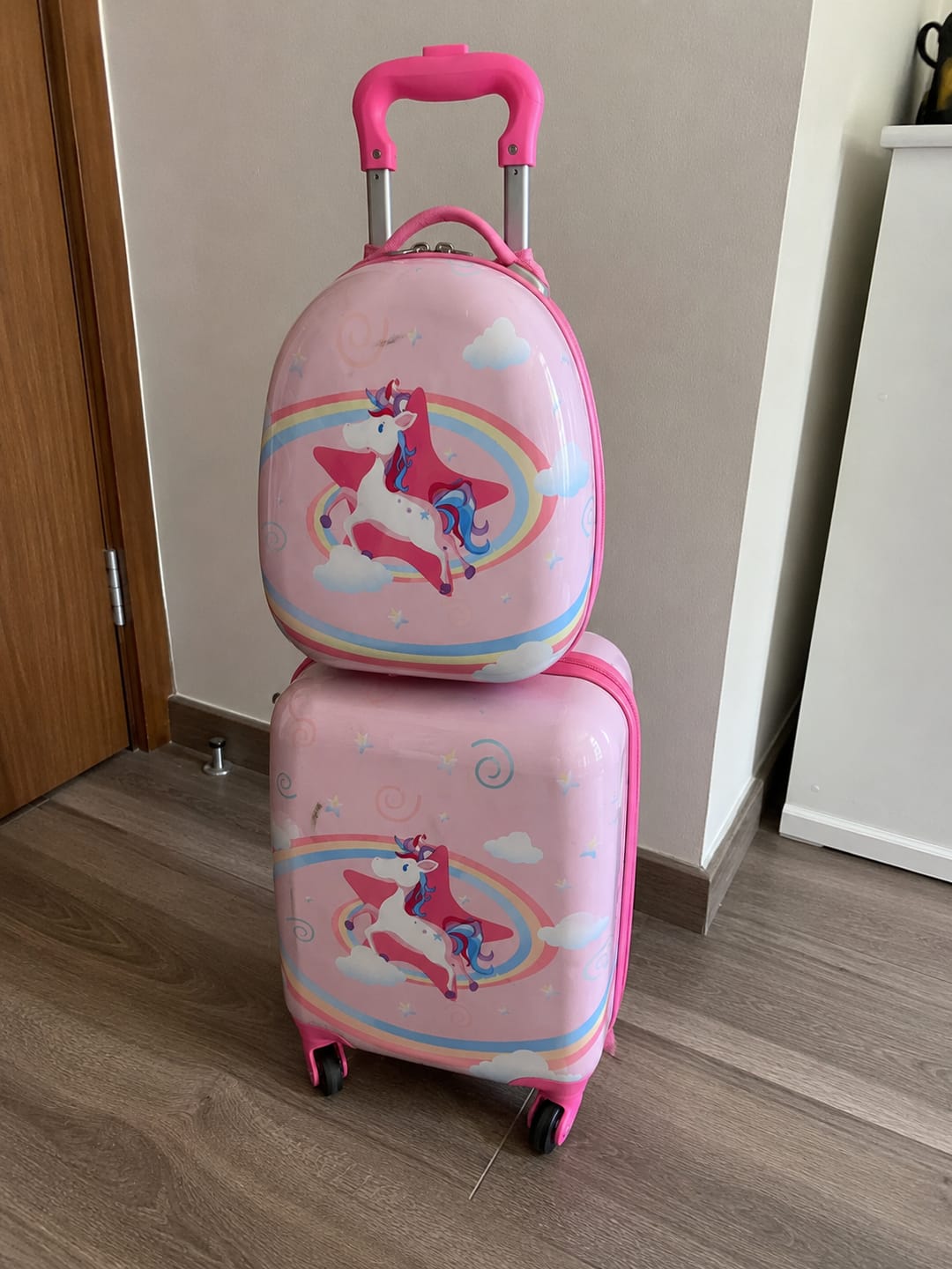 Customer photo review of 2-Piece kids Rolling Suitcase Backpack Set - Trovapack