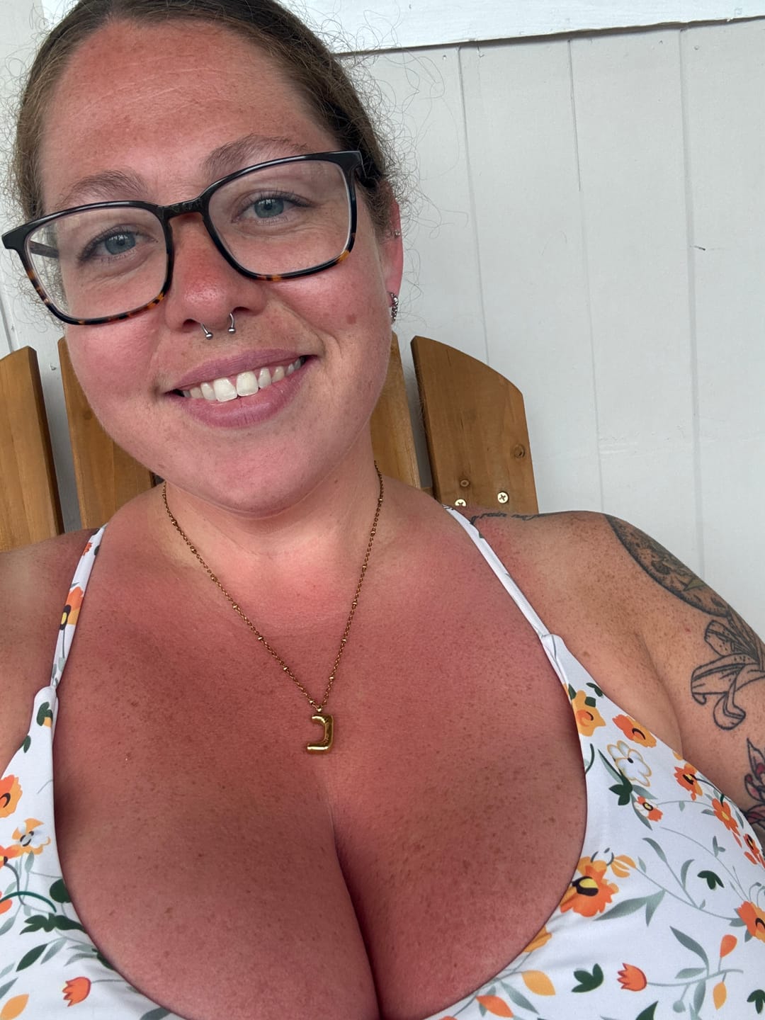 Customer photo review of Bubble Letter Initial Necklace (Bundle)