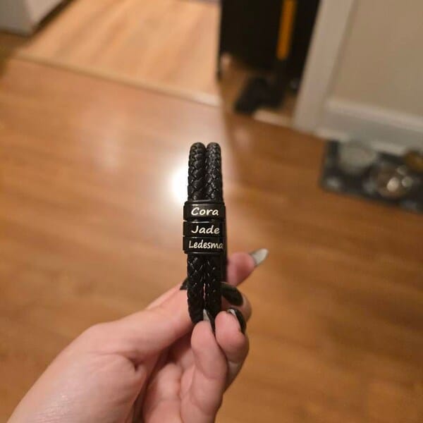 Customer photo review of Bracciale in Pelle con Perle Incise