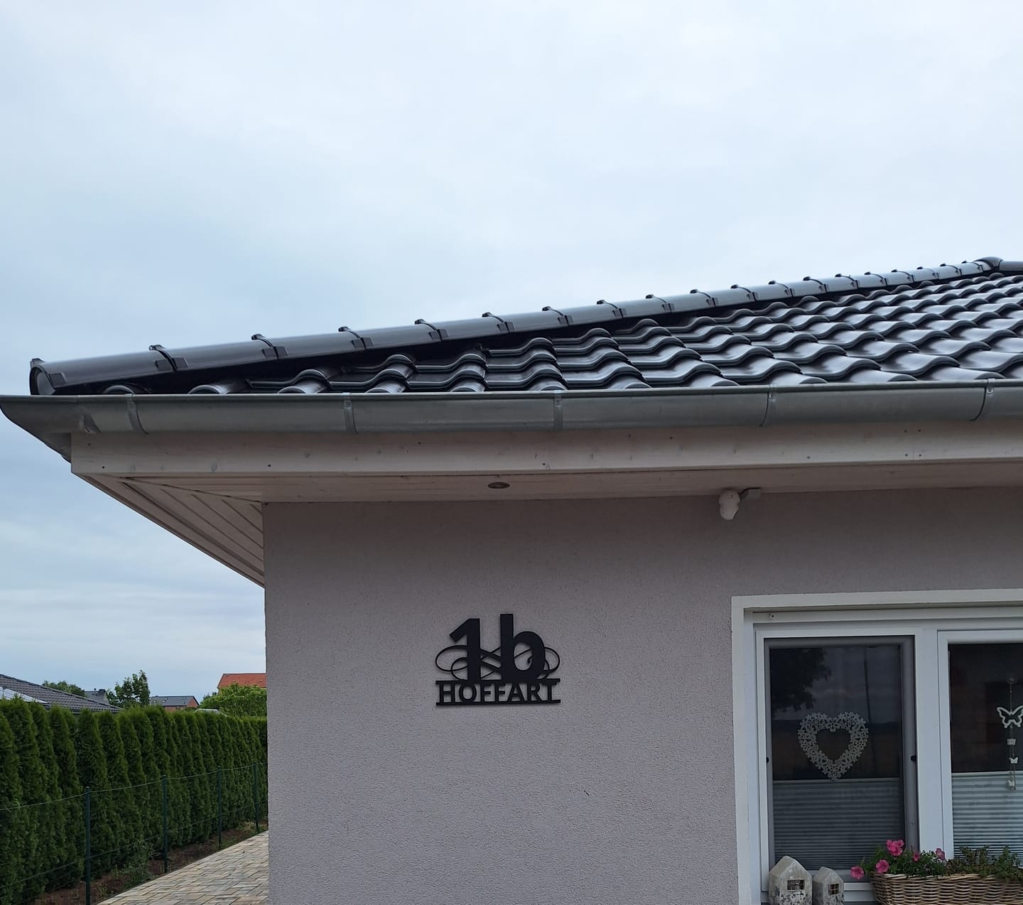Customer photo review of Hausnummern-Türschild Ornamental Style einzeilig (personalisierbar)