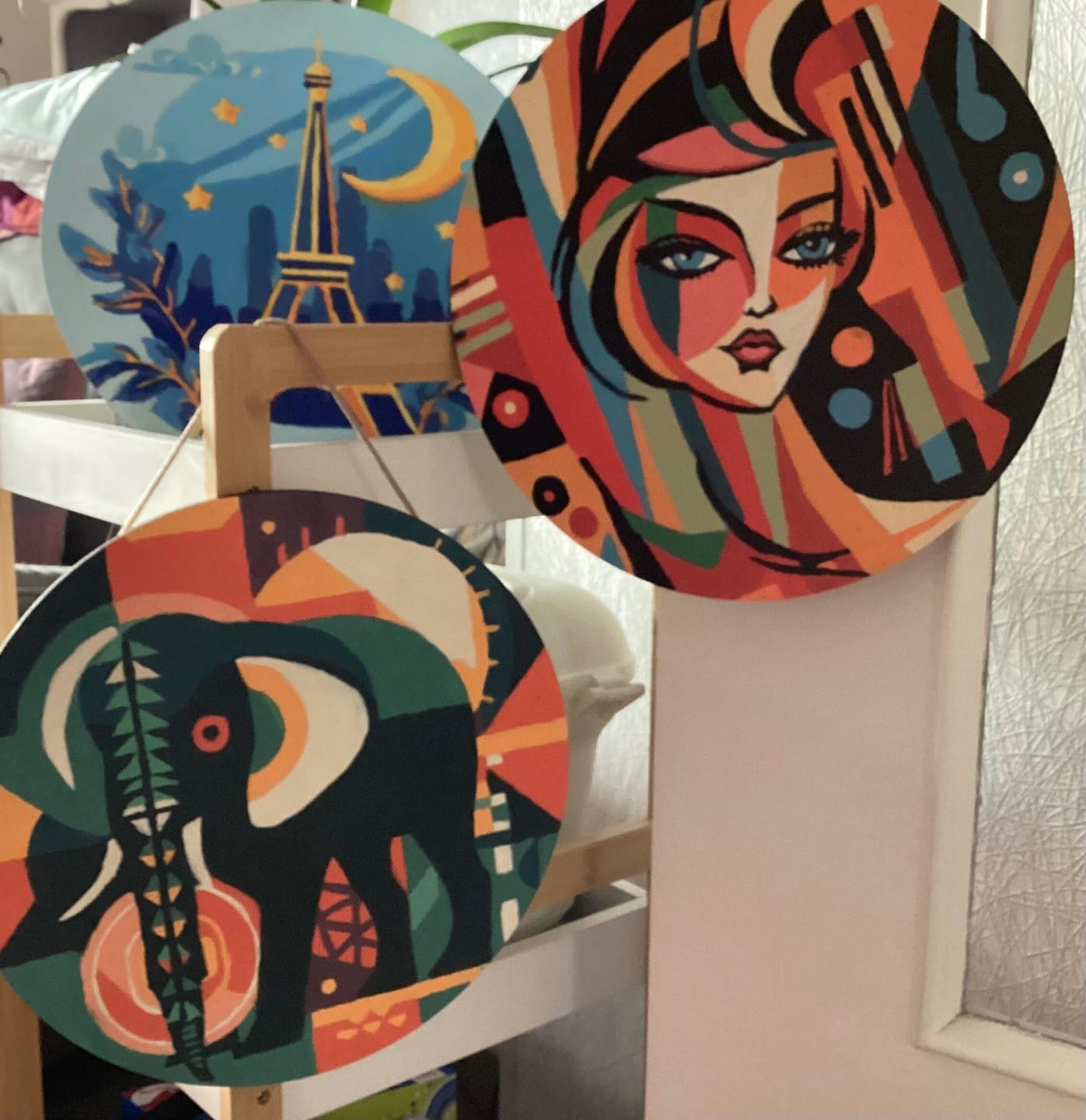 Customer photo review of Peinture par Numéro sur Disque en bois - Femme abstraite style Picasso