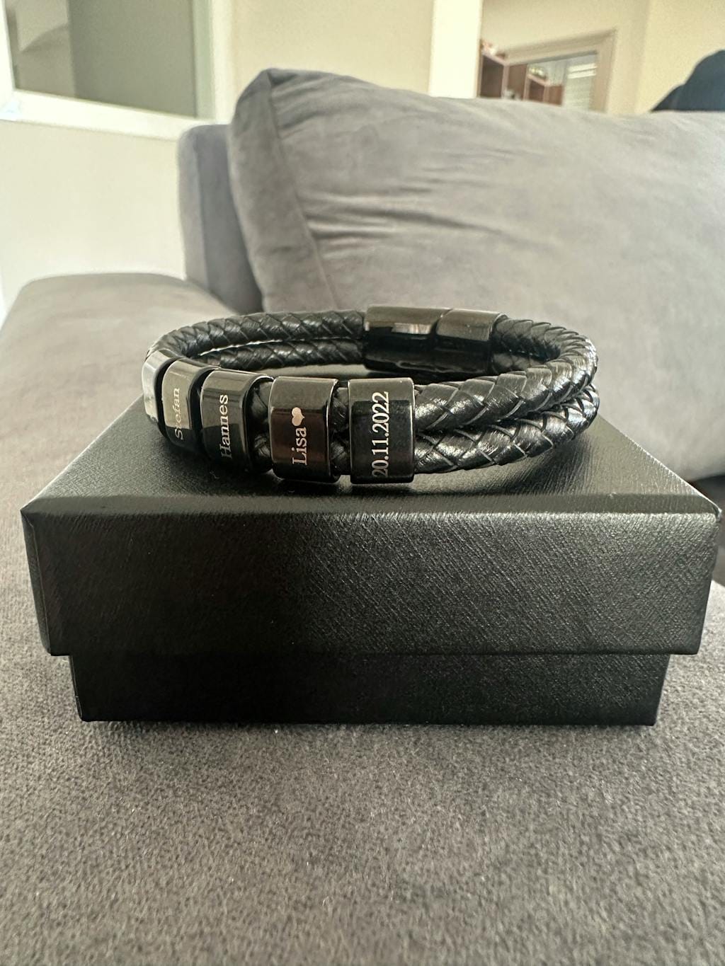 Customer photo review of Bracciale in Pelle con Perle Incise