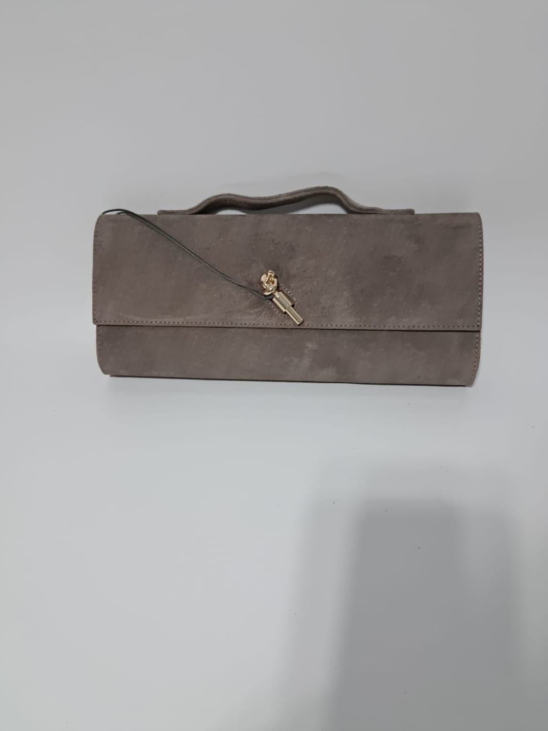 Customer photo review of Clarté | Hakiki Süet Deri Çanta | Zincir Askılı Clutch | Vizon