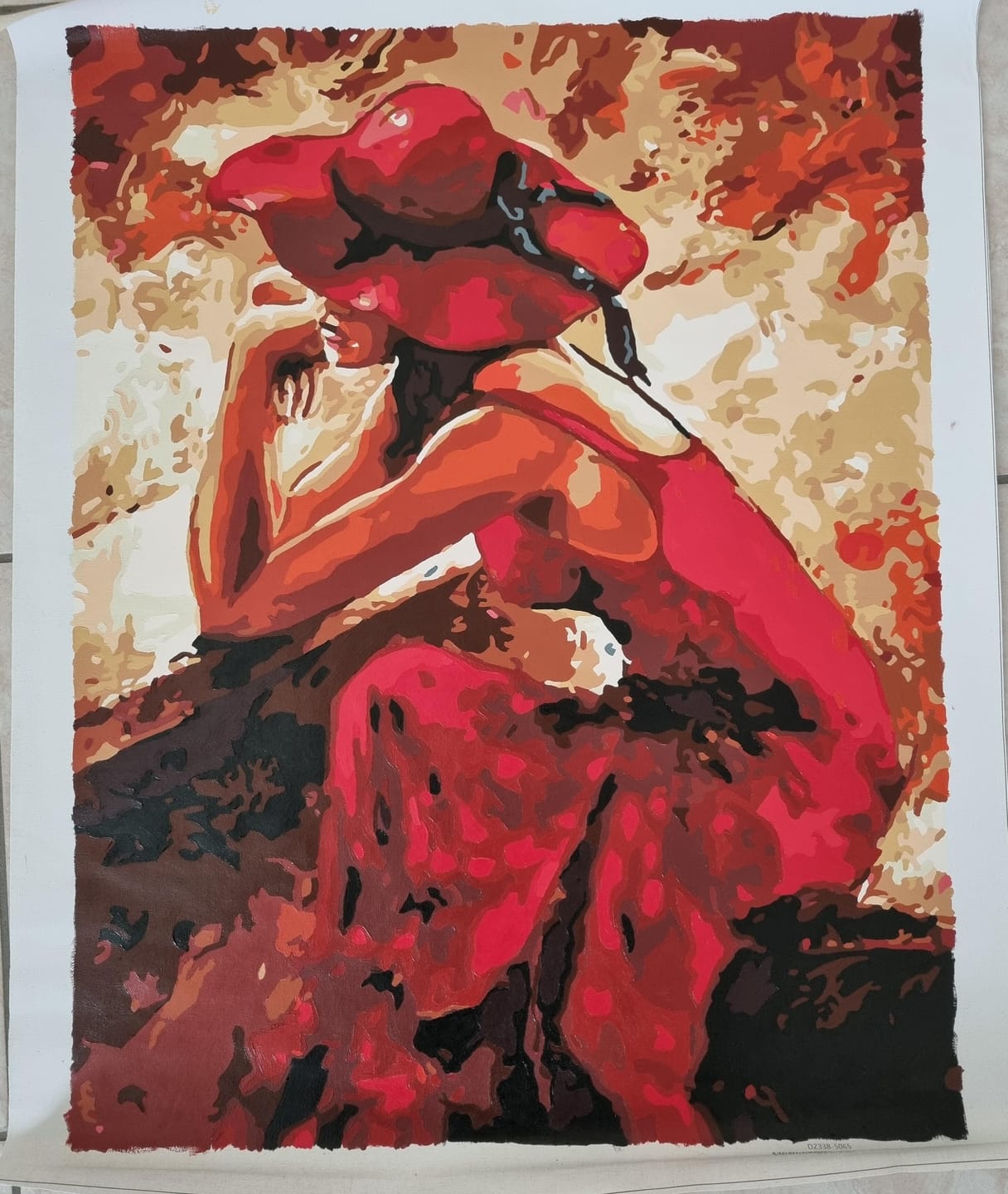 Customer photo review of Femme en Robe et Chapeau rouges