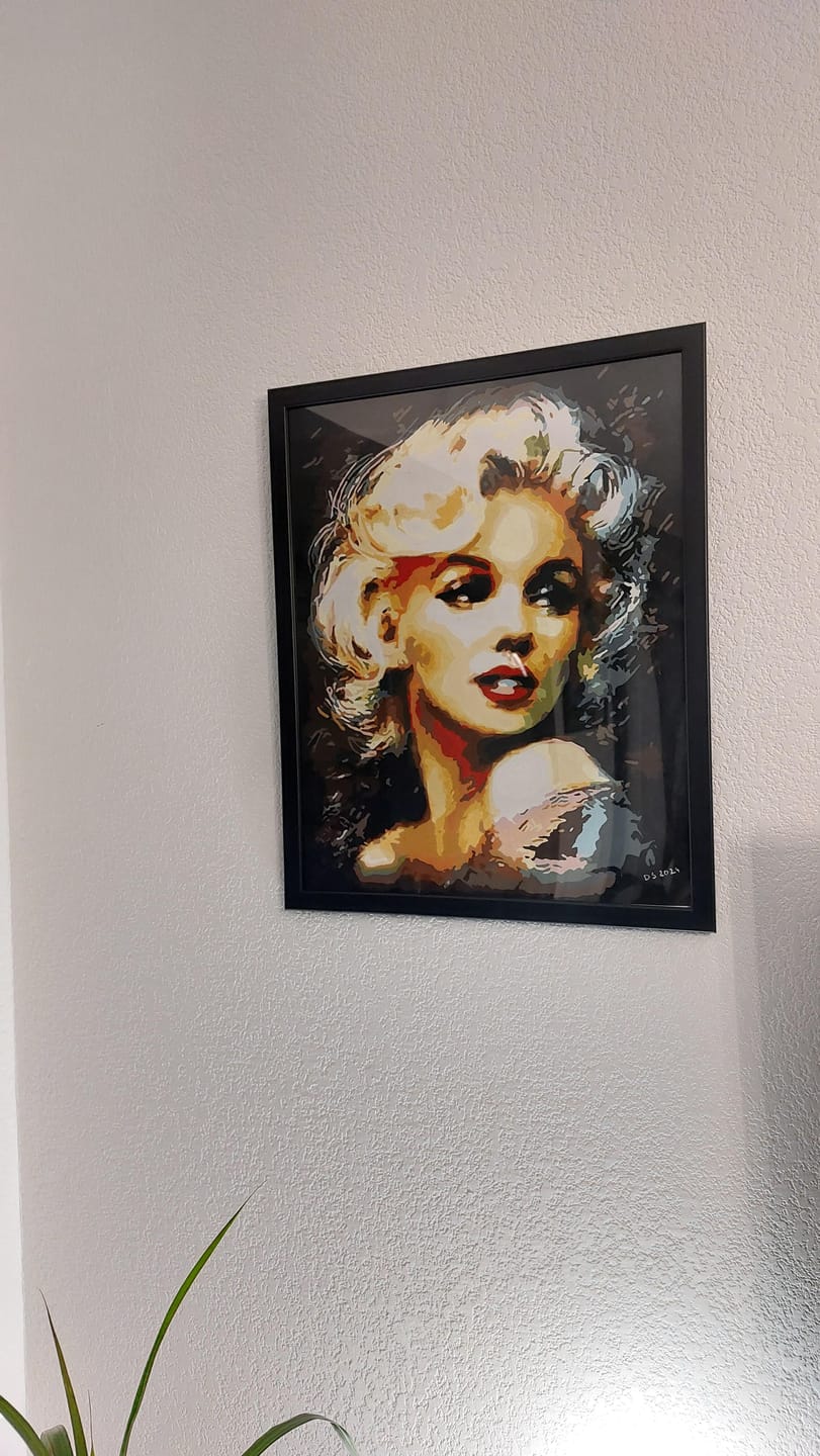 Customer photo review of Marilyn Monroe Magnifique Femme