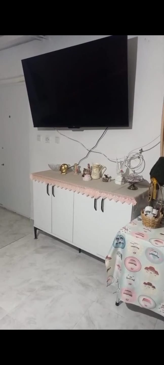 Customer photo review of Rani JE162 Kahve Köşesi Çok Amaçlı Dolap 4 Kapaklı Kiler Mutfak Dolabı Beyaz - Sepet Ceviz
