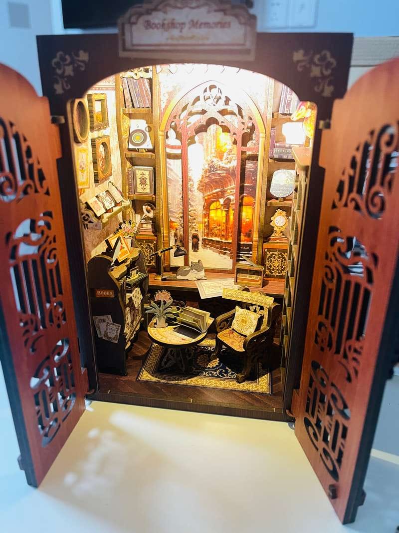 Customer photo review of Book Nook - Souvenirs de la Librairie