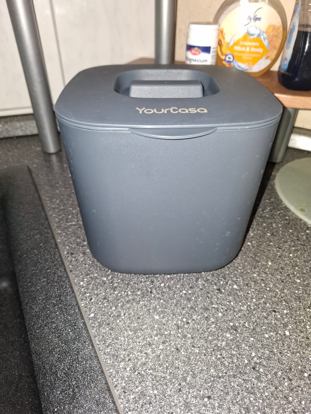 Customer photo review of YourCasa Biomülleimer Küche 4L - Spülmaschinenfest & geruchsdicht