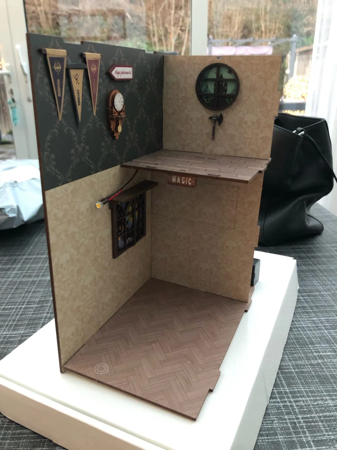 Customer photo review of Book Nook - Le Pharmacien Magique