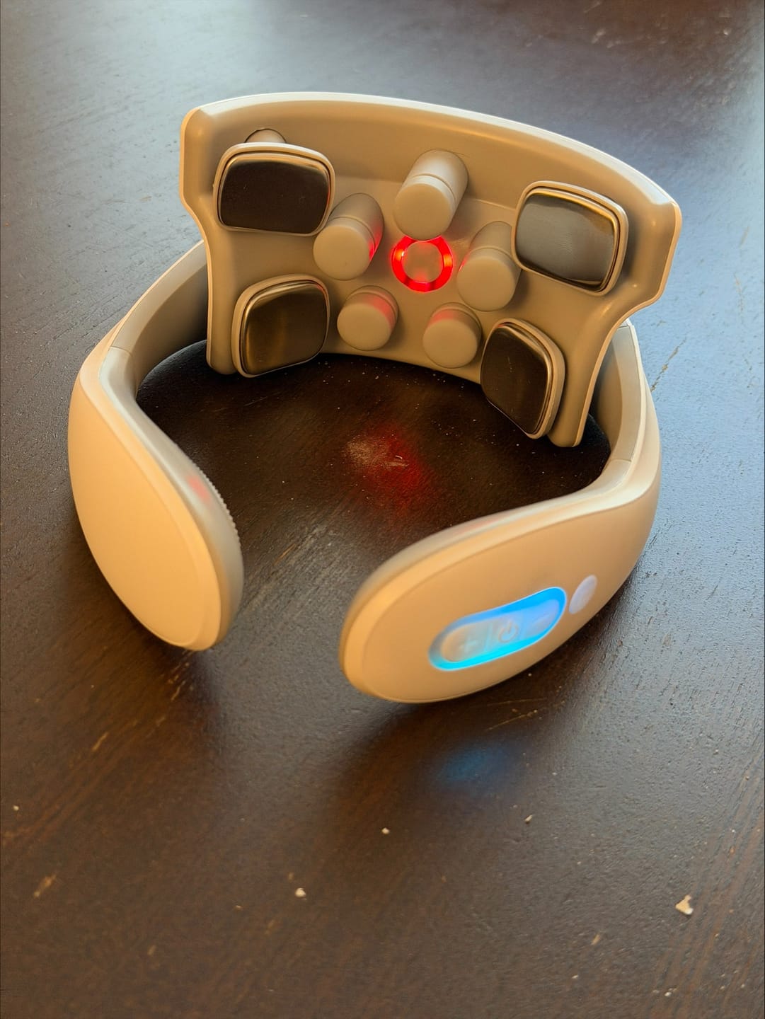 Customer photo review of Masajeador Cervical Velsen con Calor y Estimulación Suave
