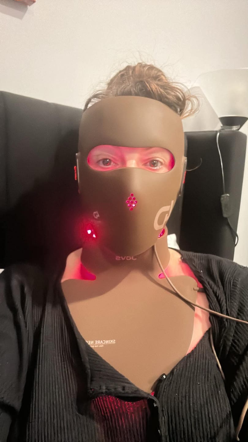 Customer photo review of JOVS 4D Laser Light Therapy Mask