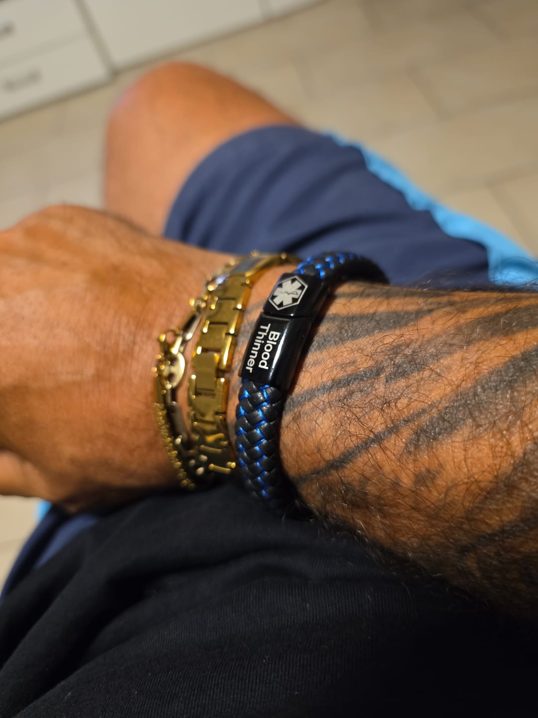 Customer photo review of Medizinisches Notfallarmband