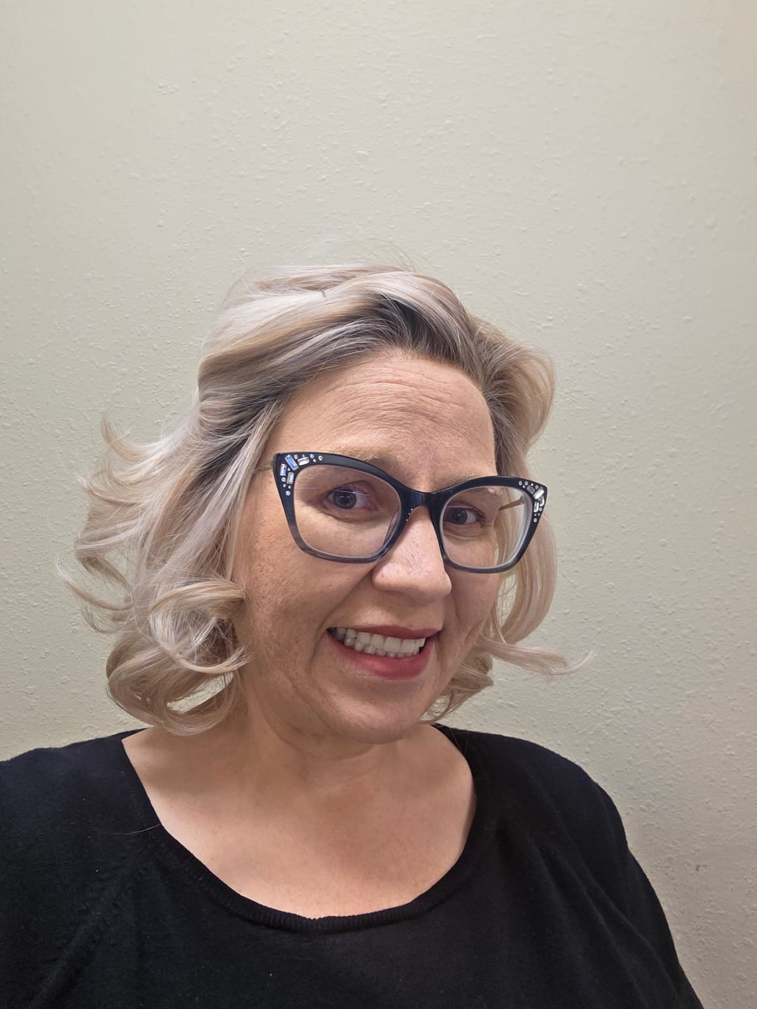 Customer photo review of TENDER WHISPERS - Paparazzi Blonde