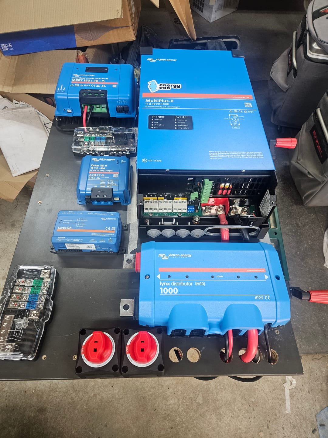 Customer photo review of VICTRON Orion XS 12/12-50A DC-DC battery charger | (ORI121217050)