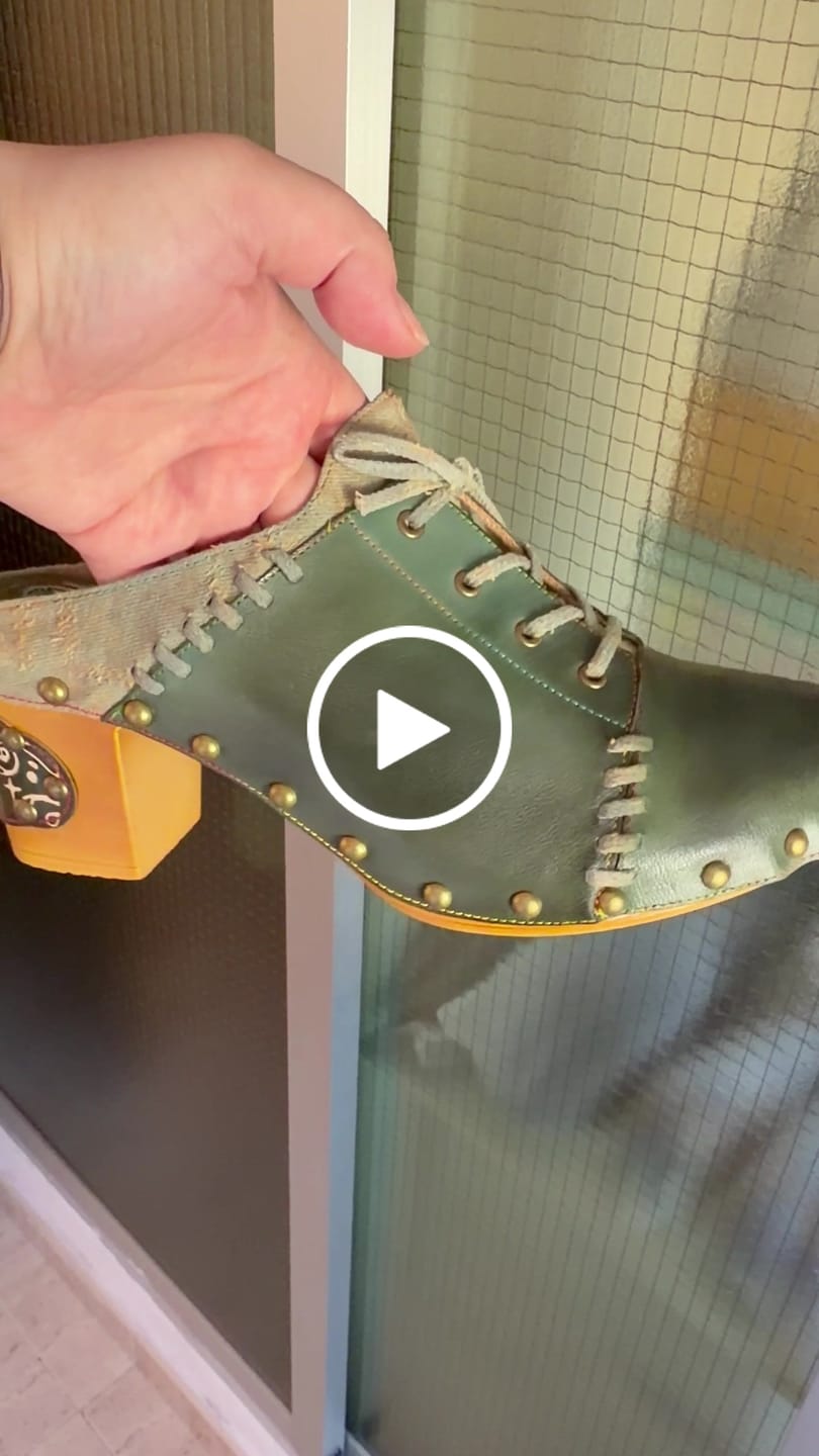 Customer video review of Vintage Handmade Round Toe Sandals