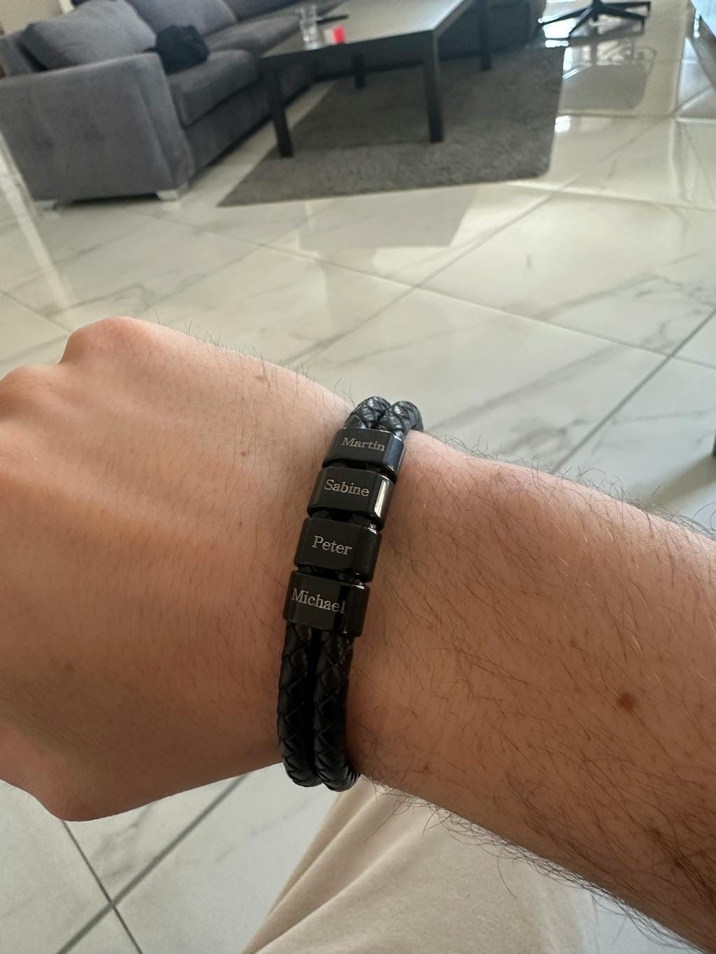 Customer photo review of Bracciale in Pelle con Perle Incise