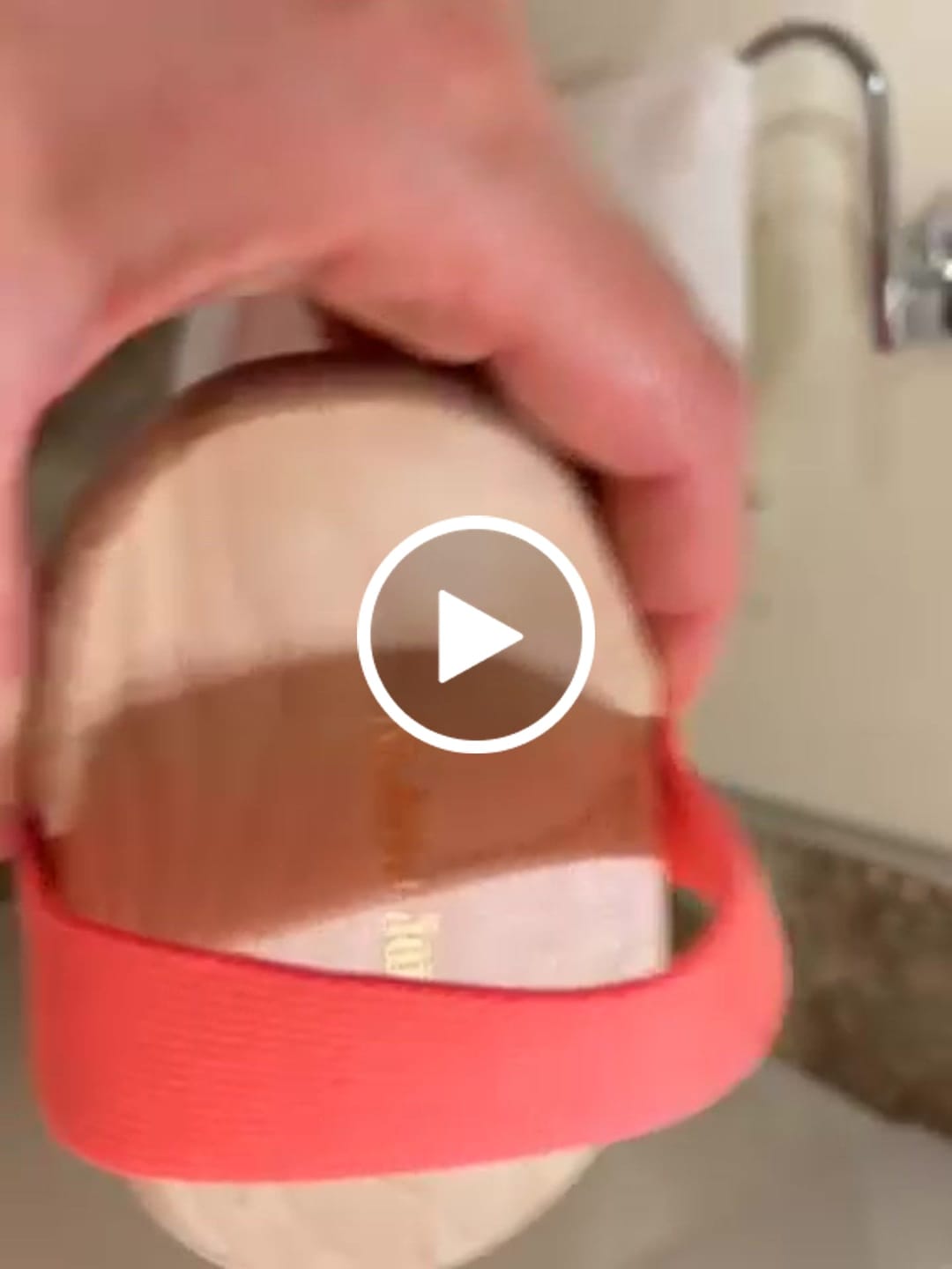 Customer video review of Brosse de massage et brossage à sec pour drainage lymphatique