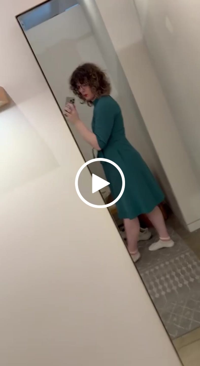 Customer video review of Lauleh Tunic Dress - Everyday Crepe with Topstitch :: Teal