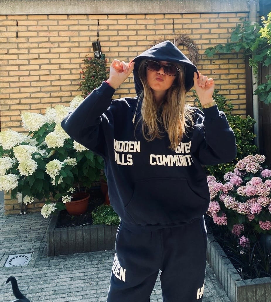 Customer photo review of GATED COMMUNITY CUFFED SWEATPANTS NAVY