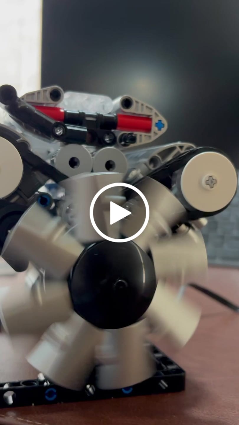 Customer video review of Motorised V8 Engine | 534pcs