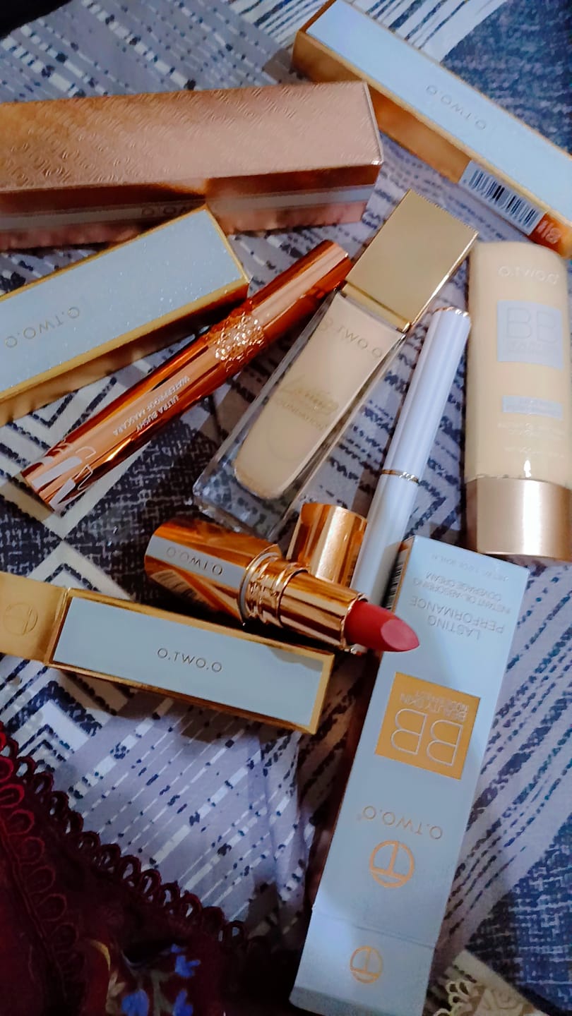 Customer photo review of O.TWO.O HAUTE ALL DAY COVERAGE FOUNDATION