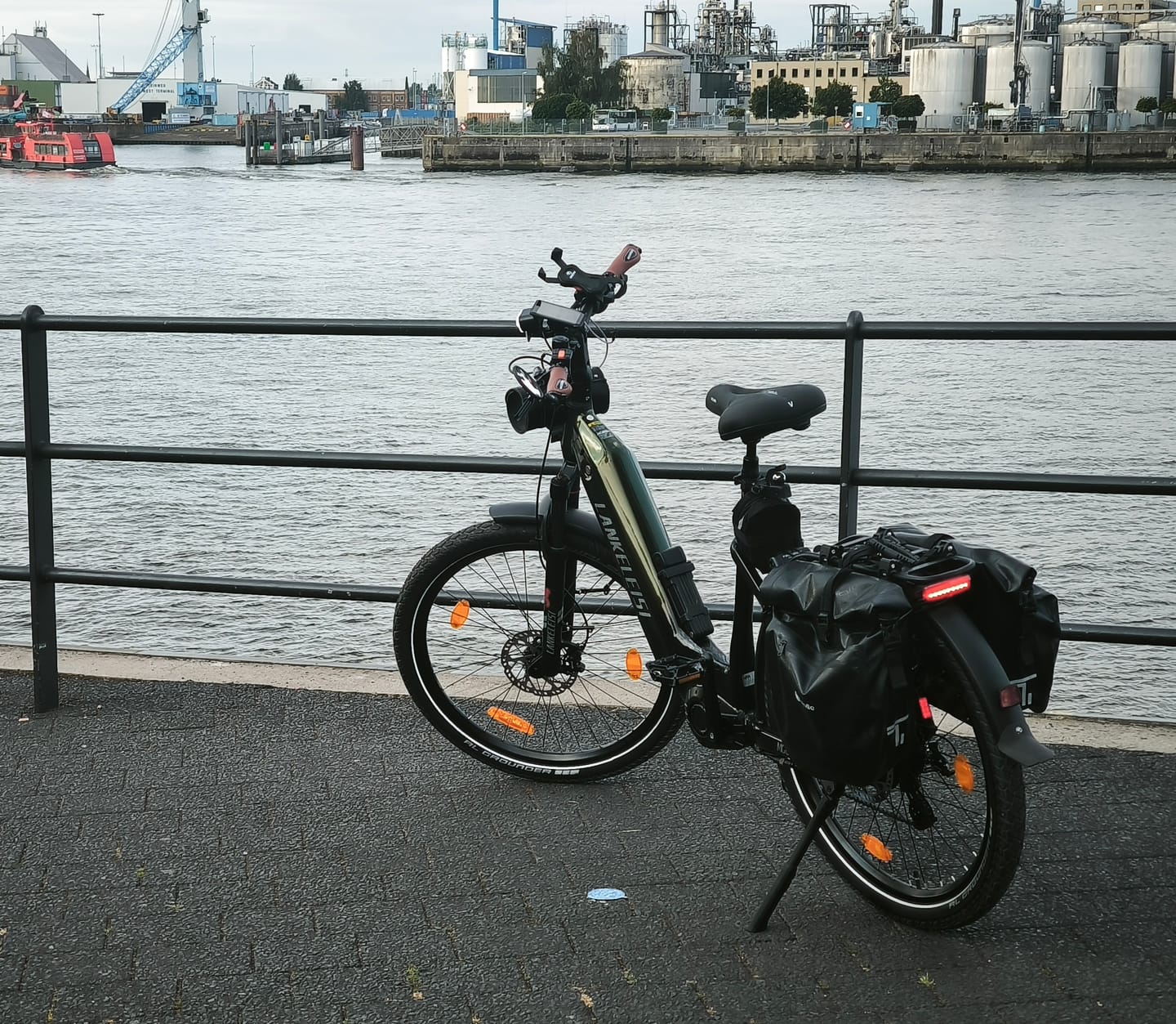 Customer photo review of Lankeleisi MG600 Lite 250W 27.5" Electric Trekking Bike 720Wh SUV E-bike with Switchable Sensor 36V 20Ah Battery
