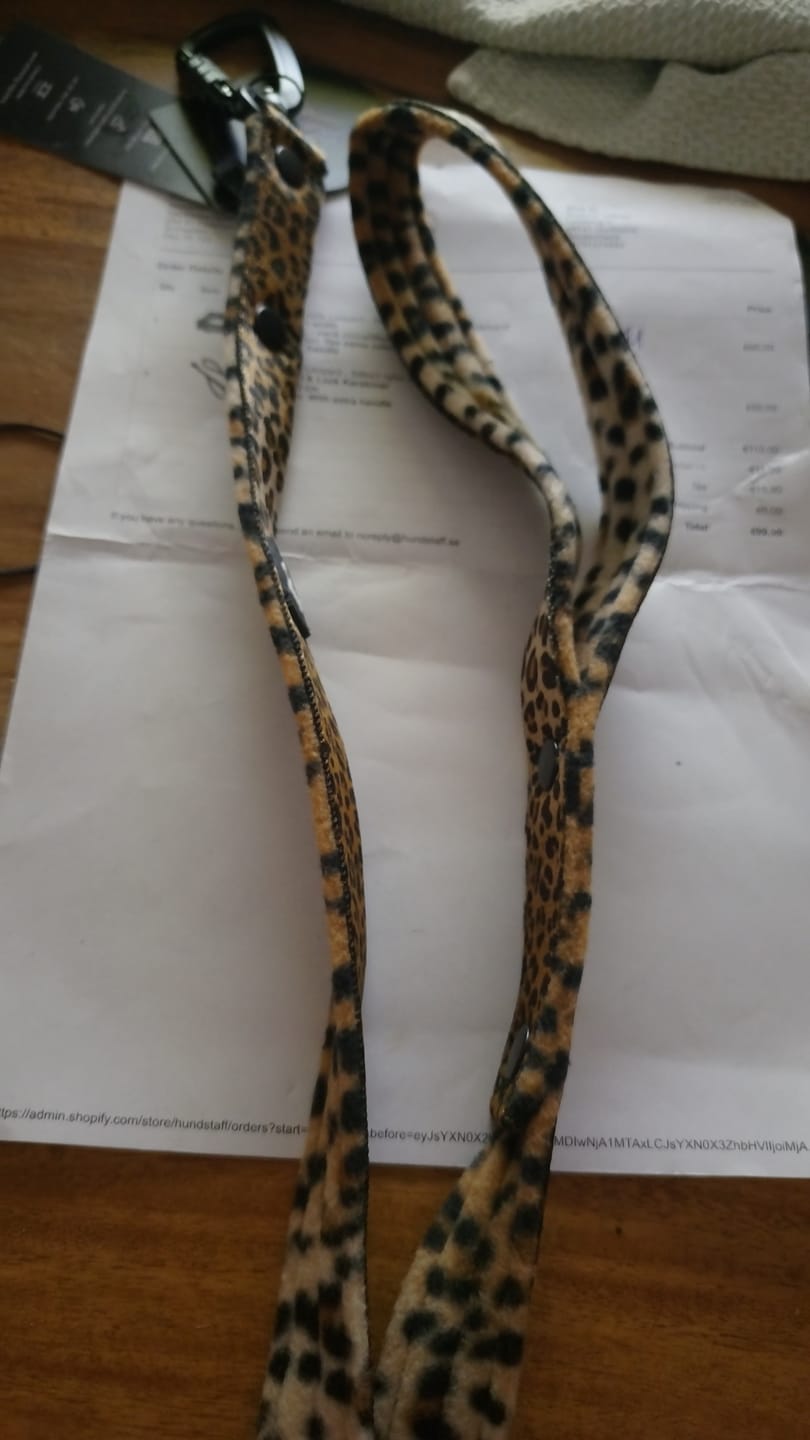 Customer photo review of Walk Leash Leopard - Säkert nylonkoppel i olika längder